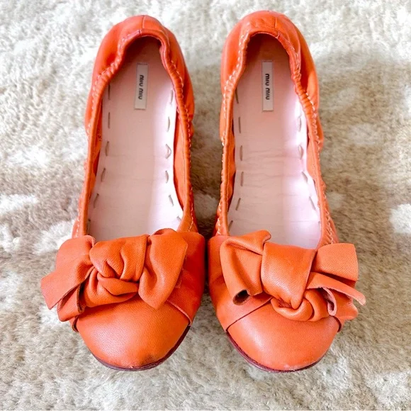 Miu Miu Leather Knotted Bow Elasticized Scrunch Ballet Flat In Orange Sz 38 1/2 - Picture 2 of 14